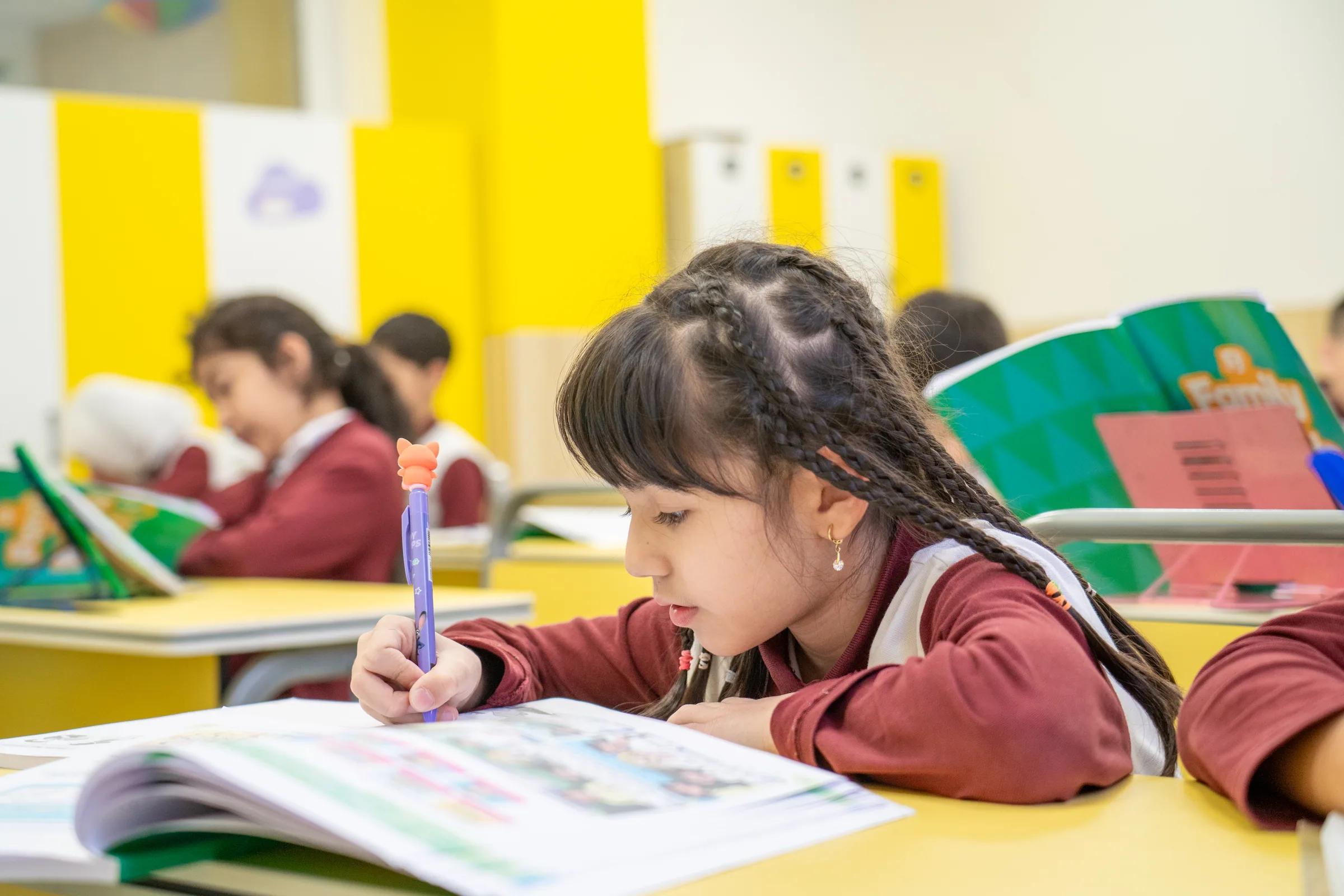 Ученик Thompson International School